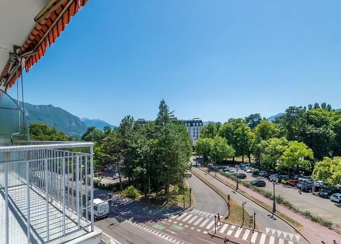 Cozy Apartment With Balcony Near Lake Annecy And The Beaches