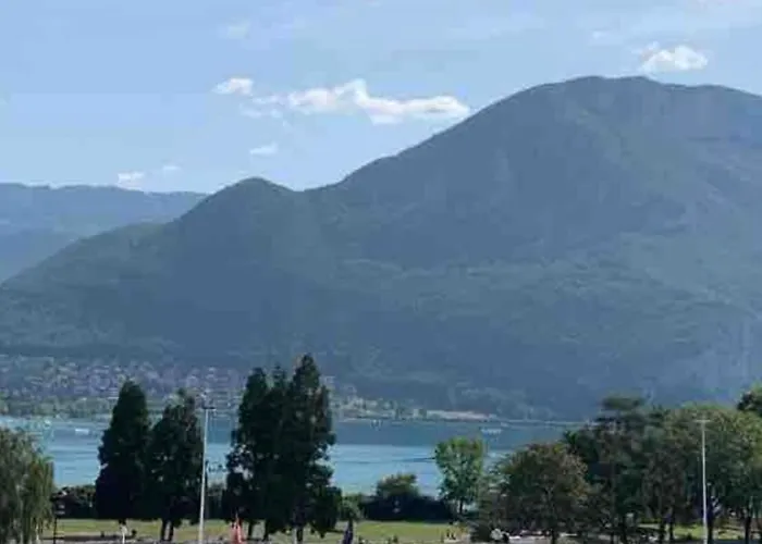 Rayan 4 Etoiles - Proche Lac & Vieille Ville, Garage Prive, Secteur Recherche