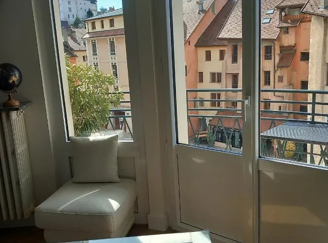 Le Chappuisien Charme Et Luxe En Vieille Ville