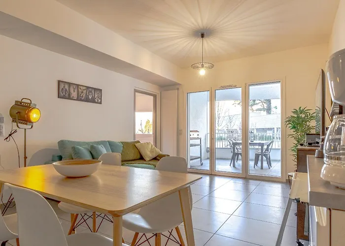 Reflet Du Veyrier 4 Etoiles - Proche Lac & Vieille Ville, Garage Prive, Secteur Recherche