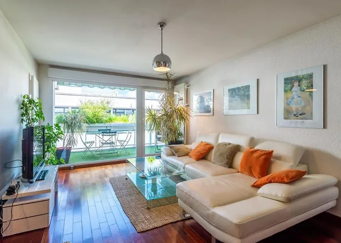 L\'Avant Scene Furnished Flat
