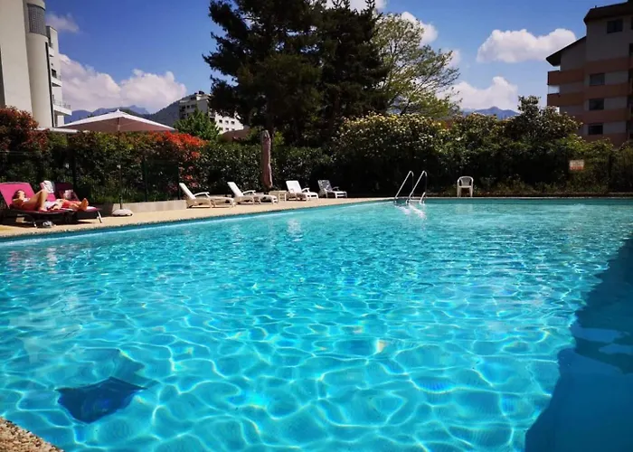 Mont Royal - Piscine - Balcon Vue Imprenable Sur Les Montagnes