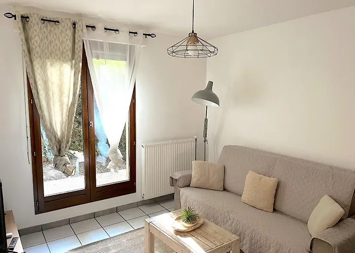 Joli Studio Avec Jardin