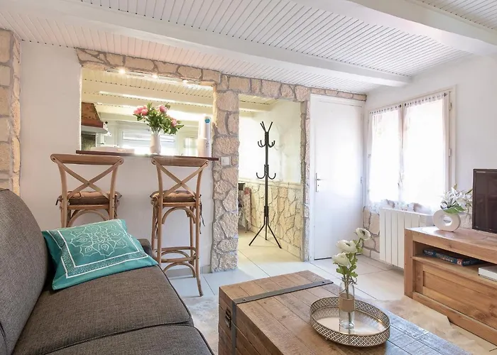 Annecy Sainte Claire Vieille Ville 38M2 Terrasse Proche Gare Et Lac 4 Pers 3 Etoiles