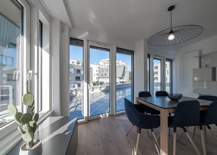 L\'Estrade Private Apartment