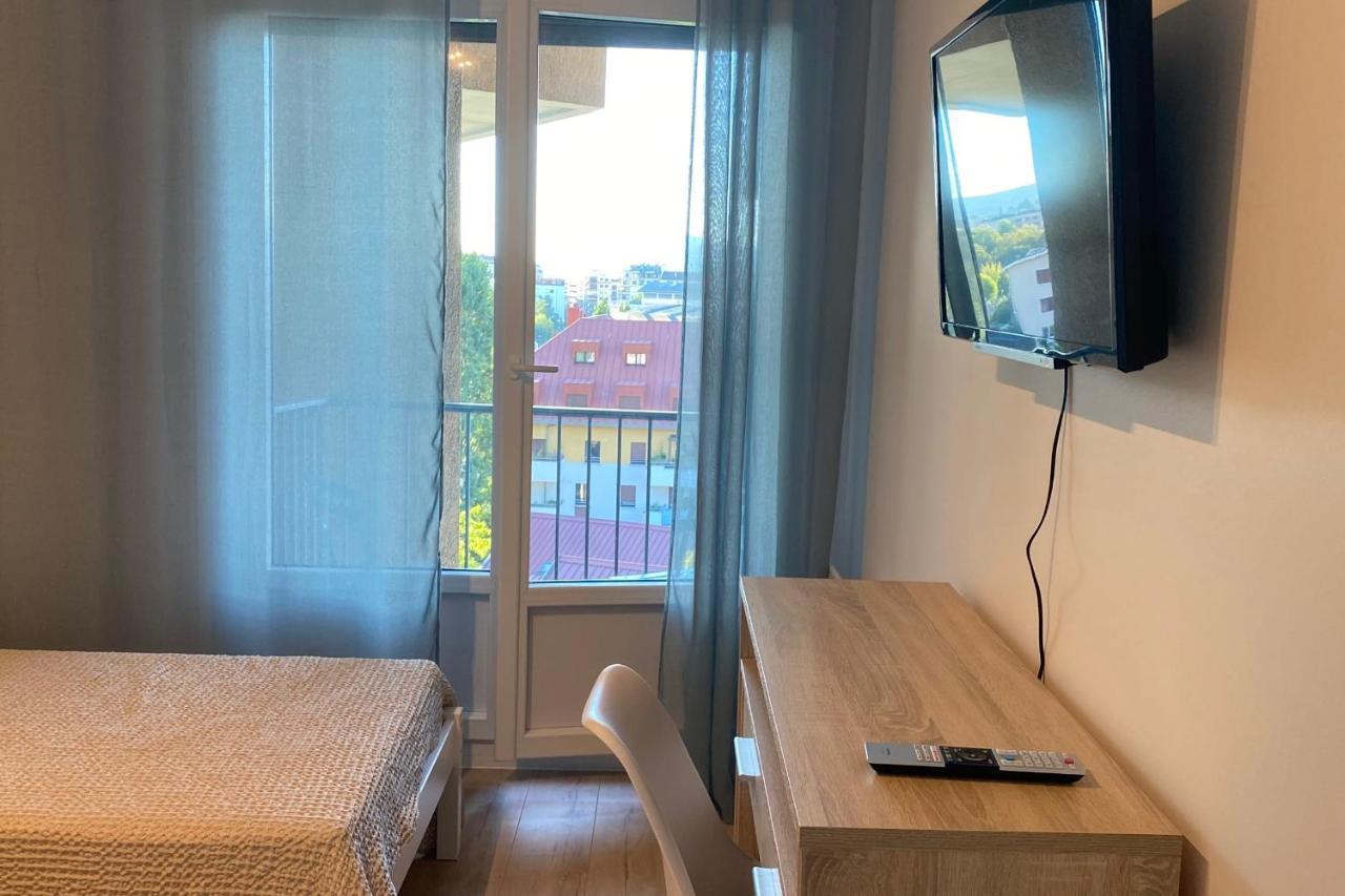 Portes De La Vielle - 3 Bedrooms & Parking Appartement *