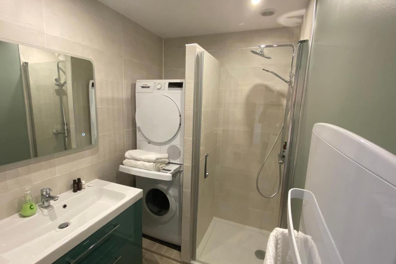 Portes De La Vielle - 3 Bedrooms & Parking Apartment