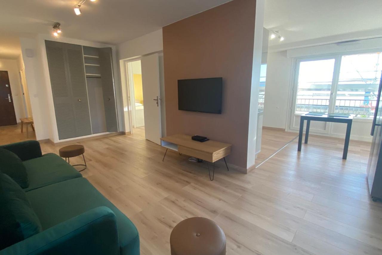 Portes De La Vielle - 3 Bedrooms & Parking Apartment