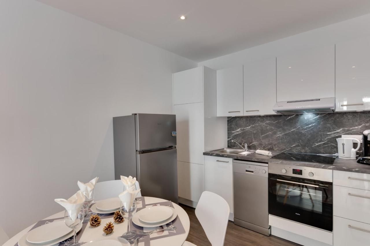 Apartment Le Chevene - 2 Or 4 Person With Balcony In Centre