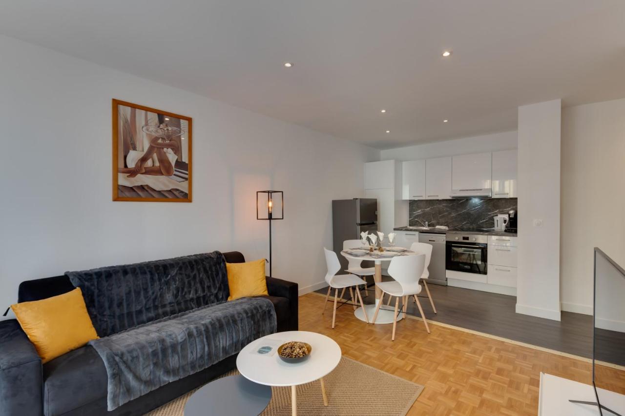 Le Chevene - 2 Or 4 Person With Balcony In Centre Apartment
