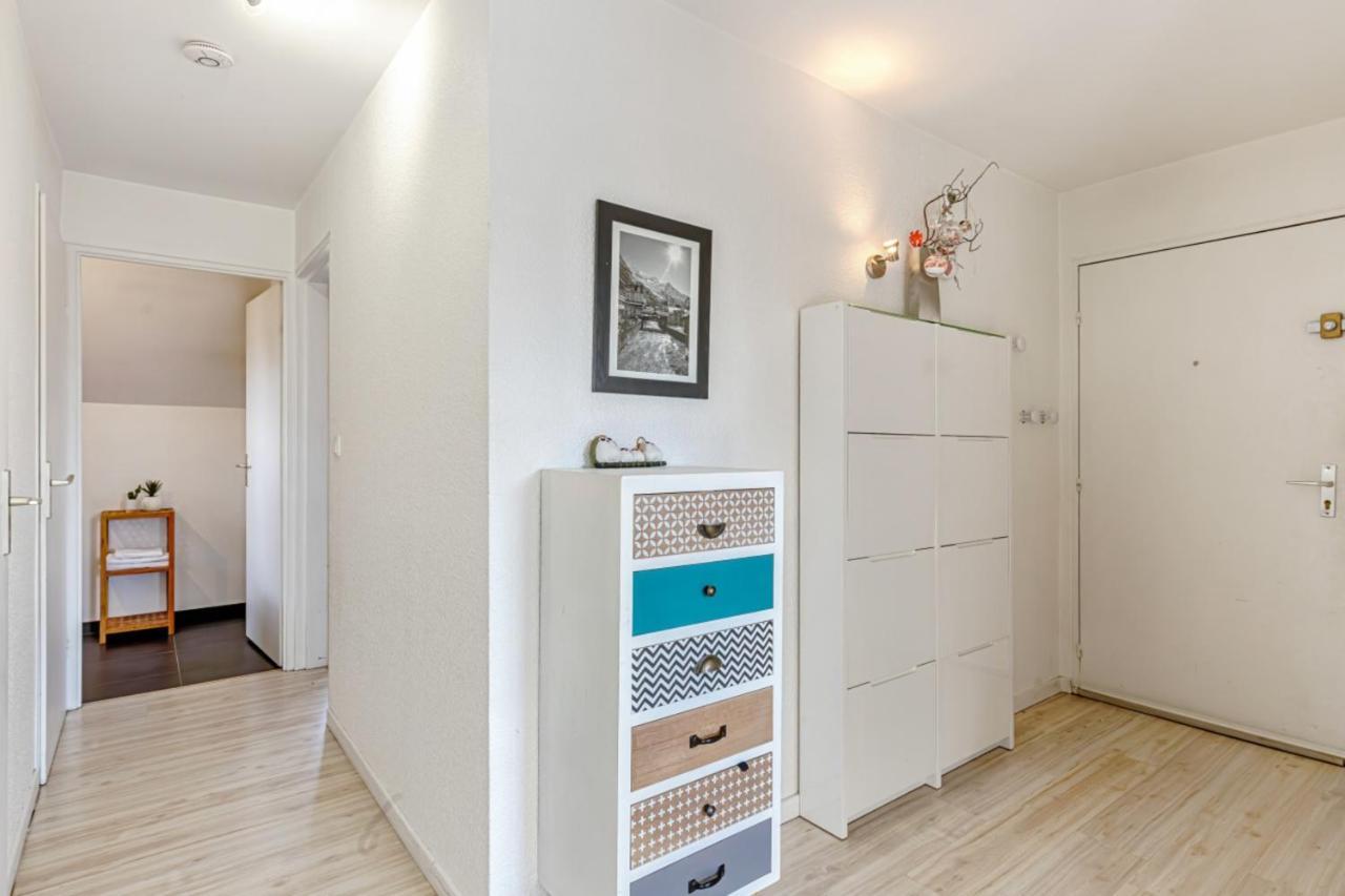 Sunny Duplex W Balcony And Parking 5 Min From The Lake In - Welkeys