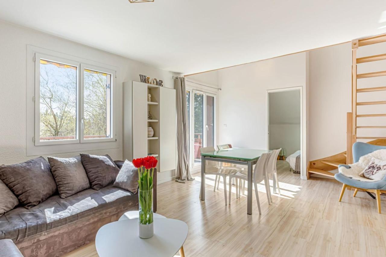 Apartment Sunny Duplex W Balcony And Parking 5 Min From The Lake In - Welkeys