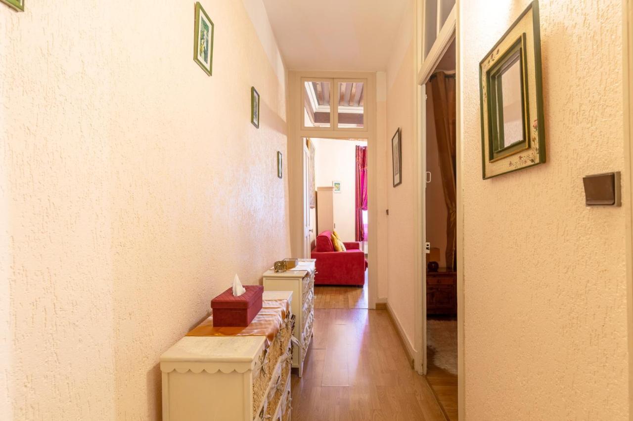 Le Royal A 500m Du Rue Du Paquier Apartment