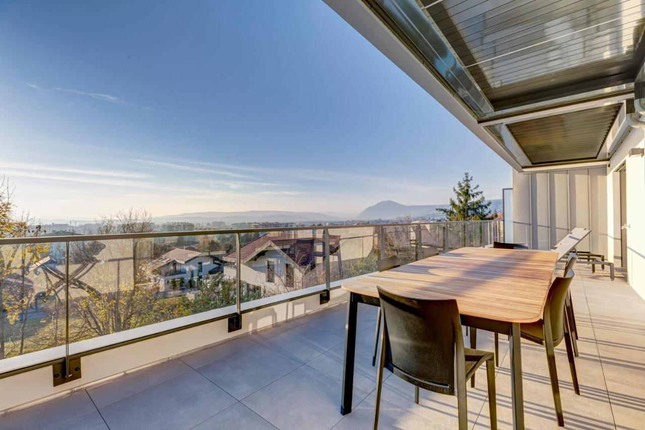Apartment Serenity - 3 Bedroom Floor Parking & View Terrace *