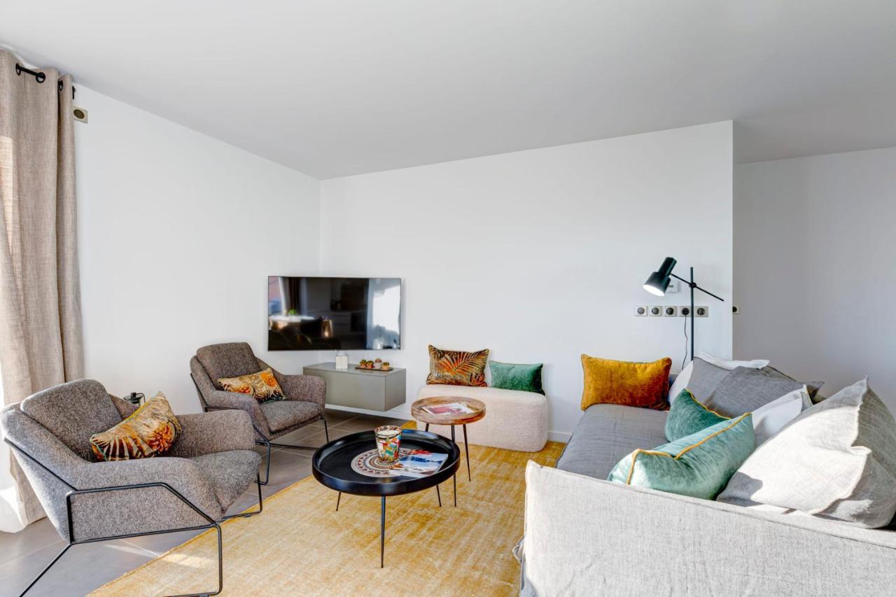 Serenity - 3 Bedroom Floor Parking & View Terrace Apartment Annecy