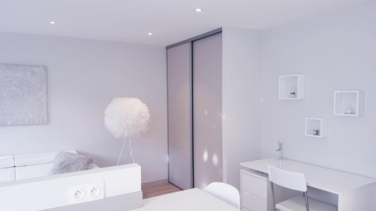 Le White Cosy A 5 Minutes Du Avec Parking Privatif Gratuit * Annecy