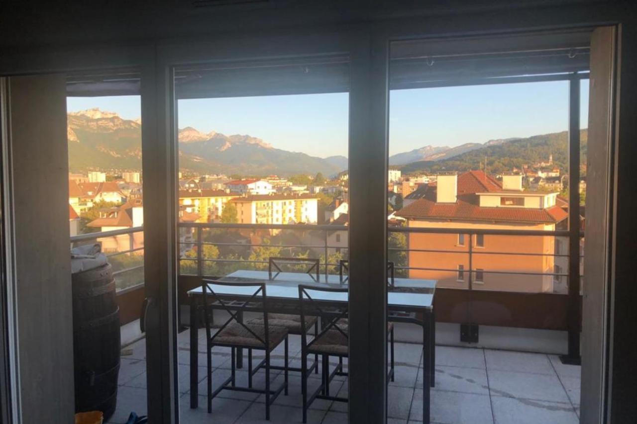 Penthouse Flat South-facing Terrace - Welkeys