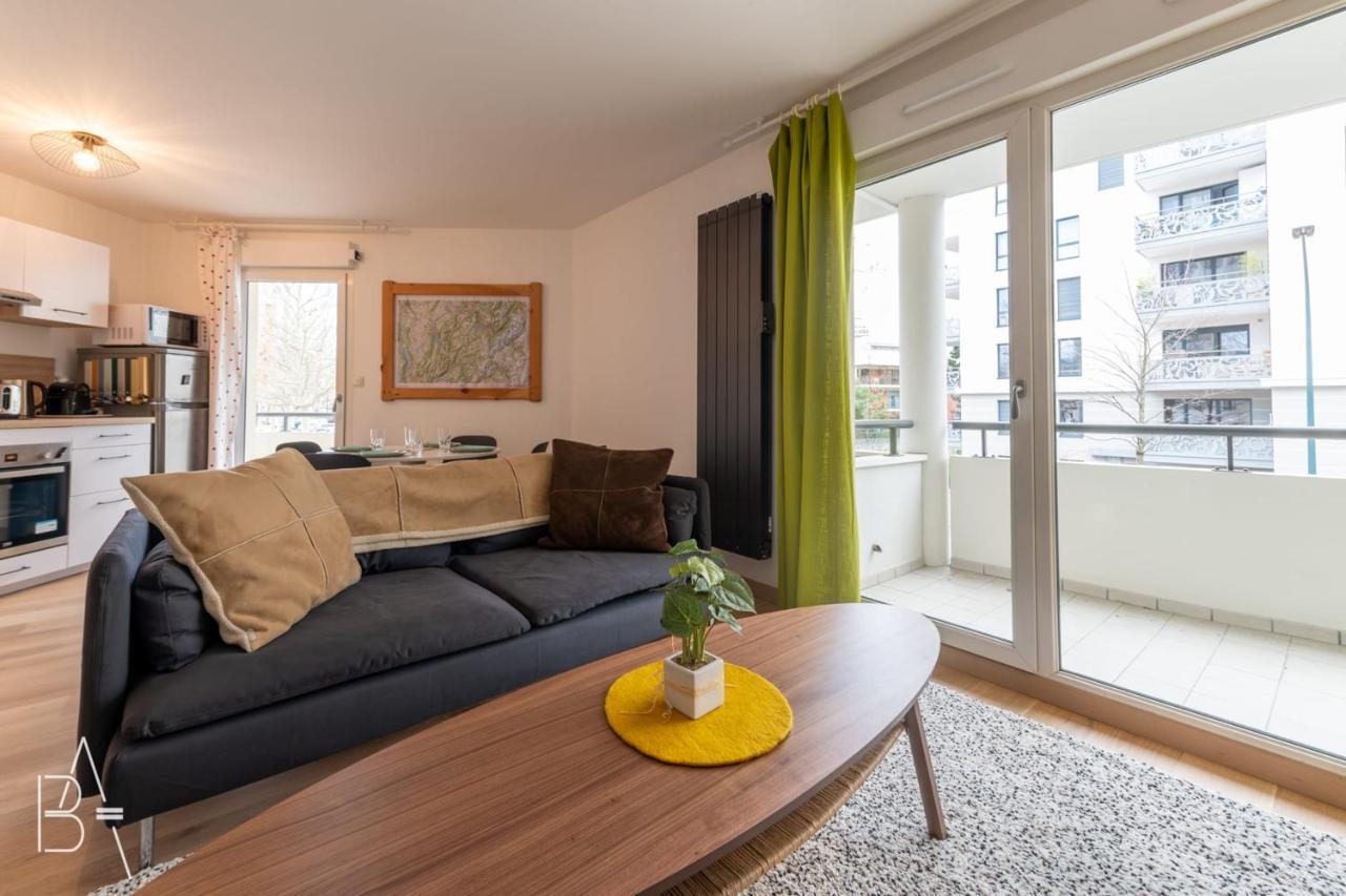 Apartment L'esperluette - 44 Sqm With Garage & Balcony In The Center