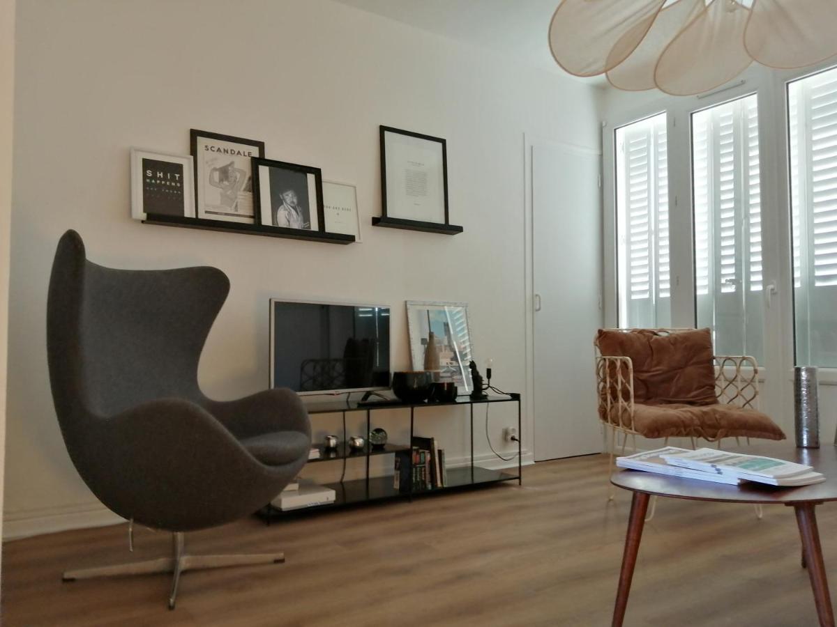 A 300 M Du Et Des Commerces Apartment *