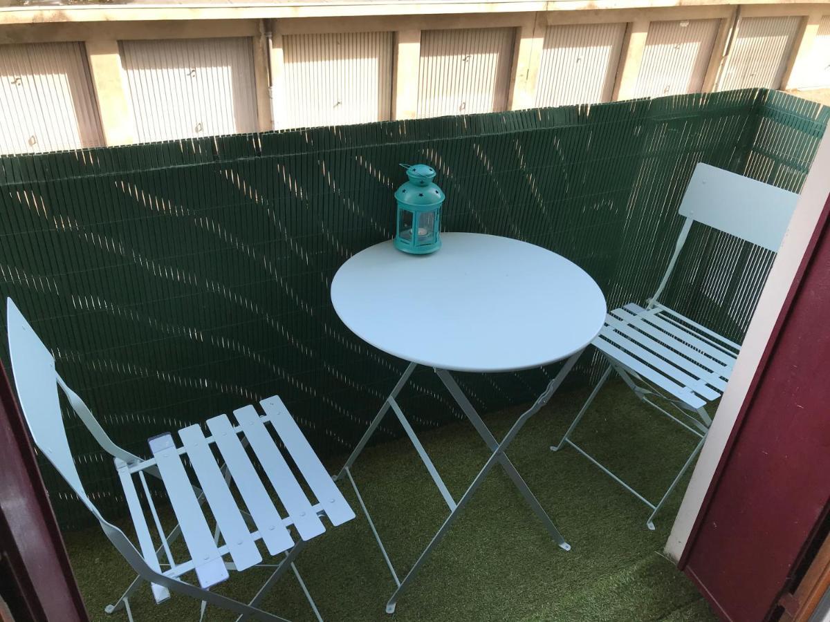 Les Iles - Parking, Balcon, Netflix & Ps4!