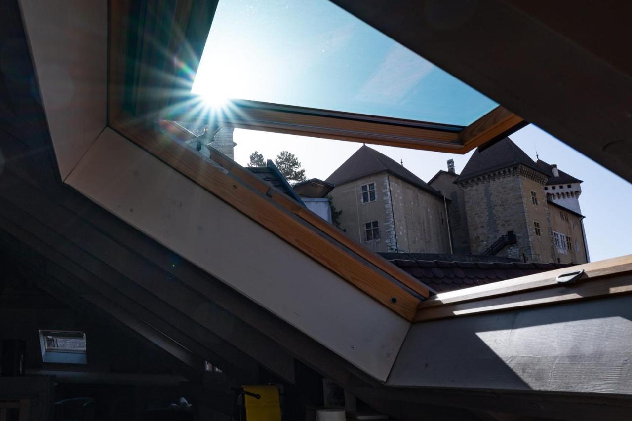 The Attic - Ideally Located In The Old Town *