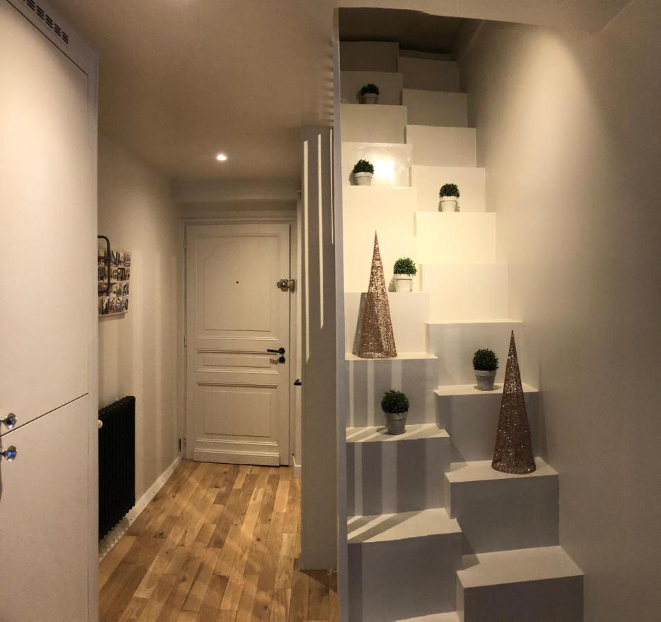 De Chiara A Apartment *