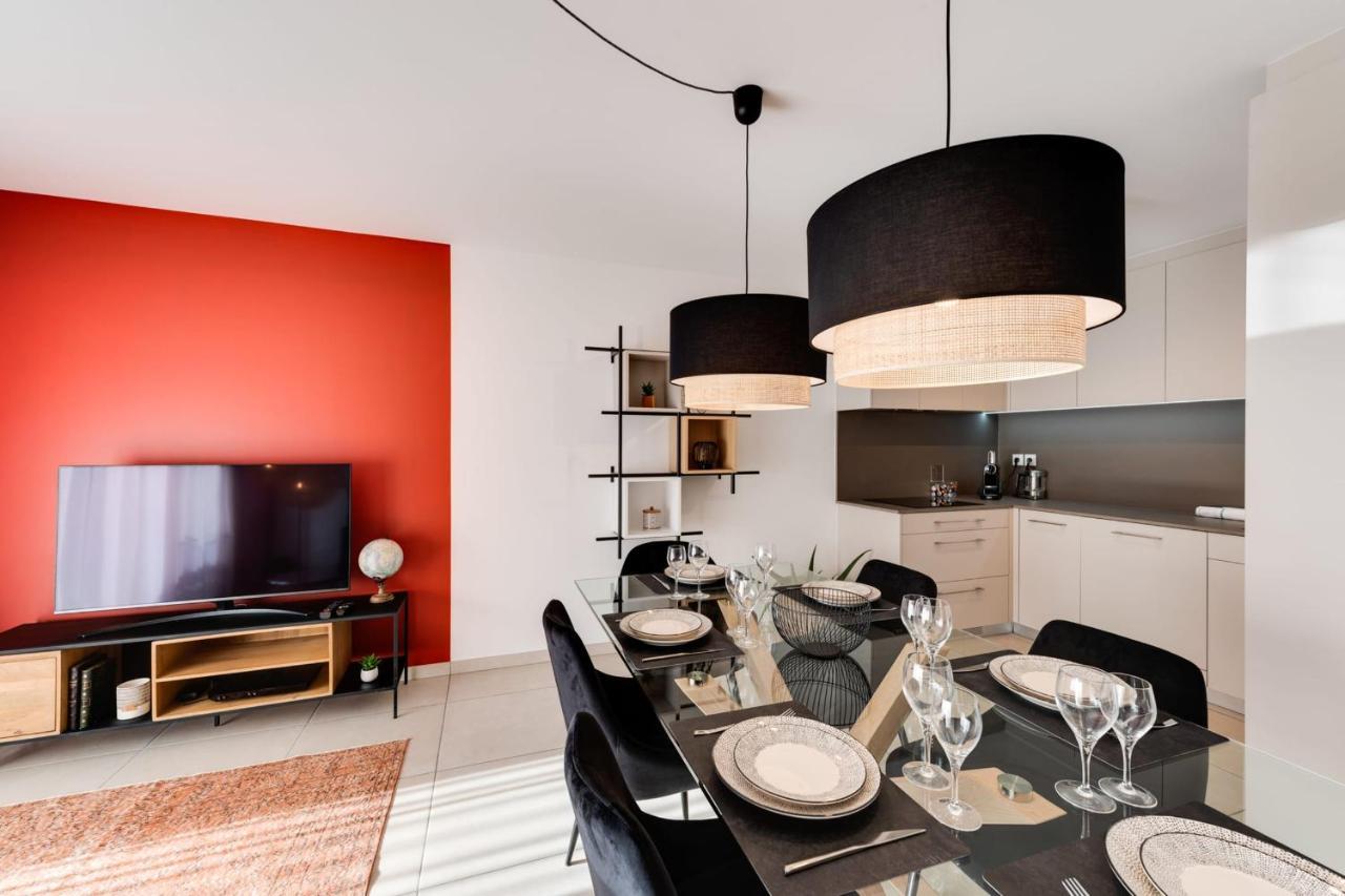Le Reposoir - New 2 Bedroom With Terrace & Garage *
