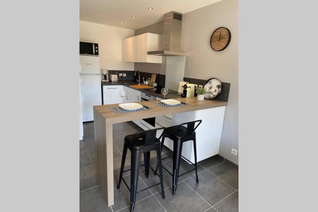 Le Continental Beau T2 Plein Centre + Parking Appartement
