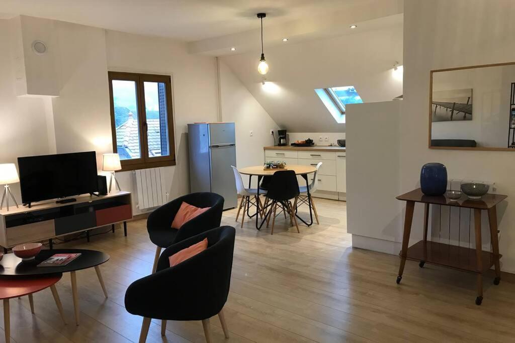 Le Coteau - Centre Ville, Jardin & Parking! Annecy