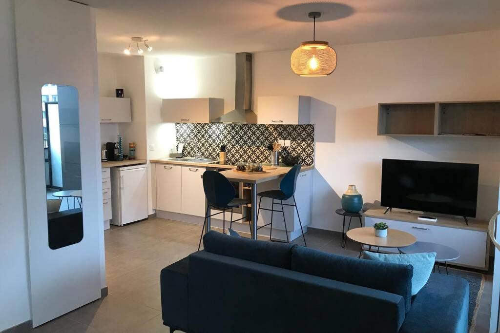 Apartment L'echappee Belle - Charme, Parking & Proche