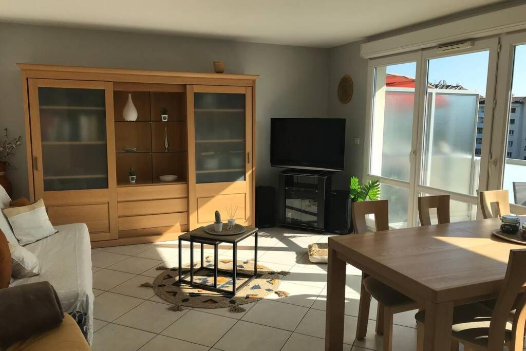 Le Cezanne - Centre Ville, Balcon, Garage Apartment *