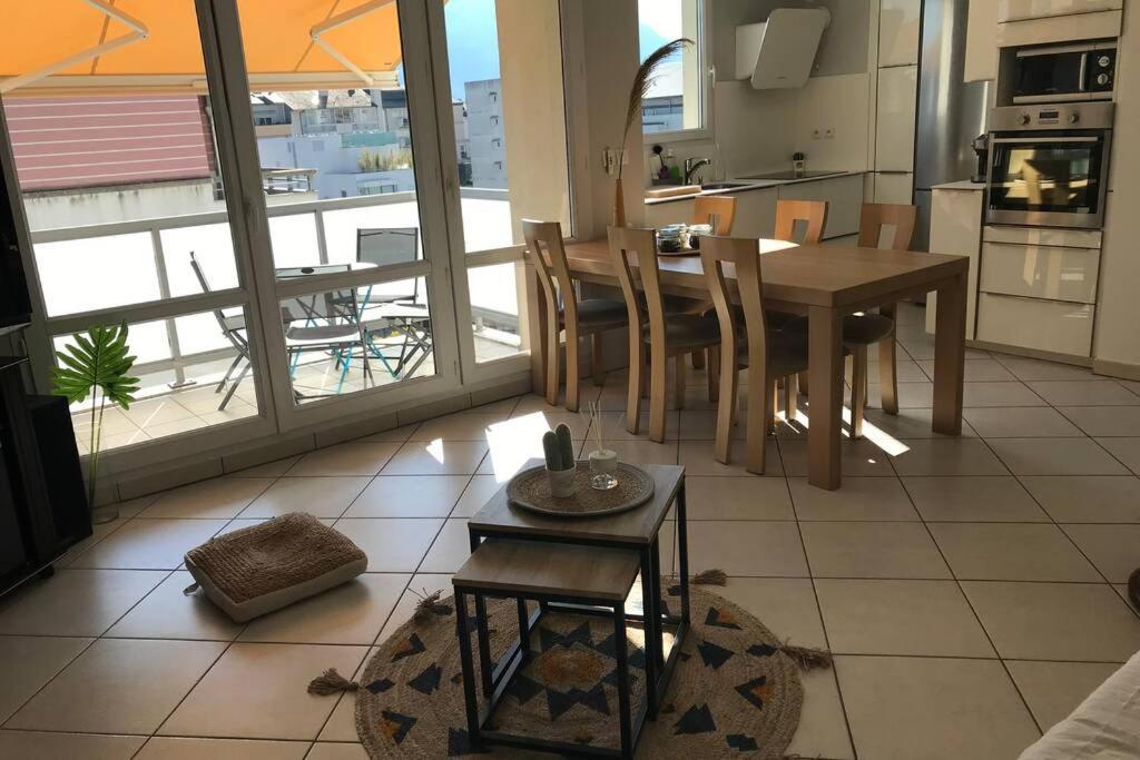 Le Cezanne - Centre Ville, Balcon, Garage Apartment *
