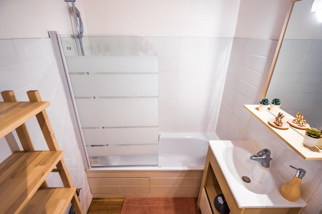 Apartment La Dalbigny - T2 Classe 3 Etoiles 100 M Du Parking Annecy