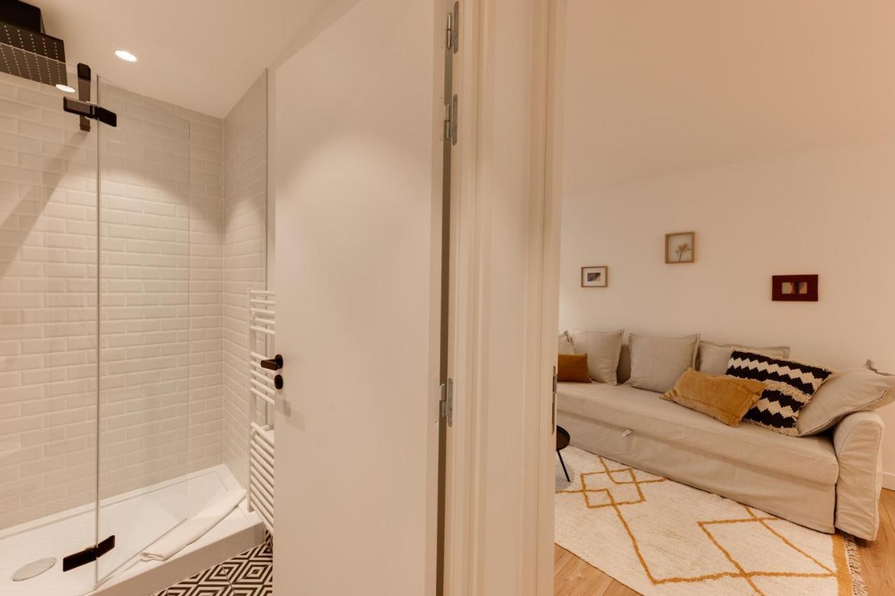 La Caravelle - Modern 2 Steps From Downtown Apartment