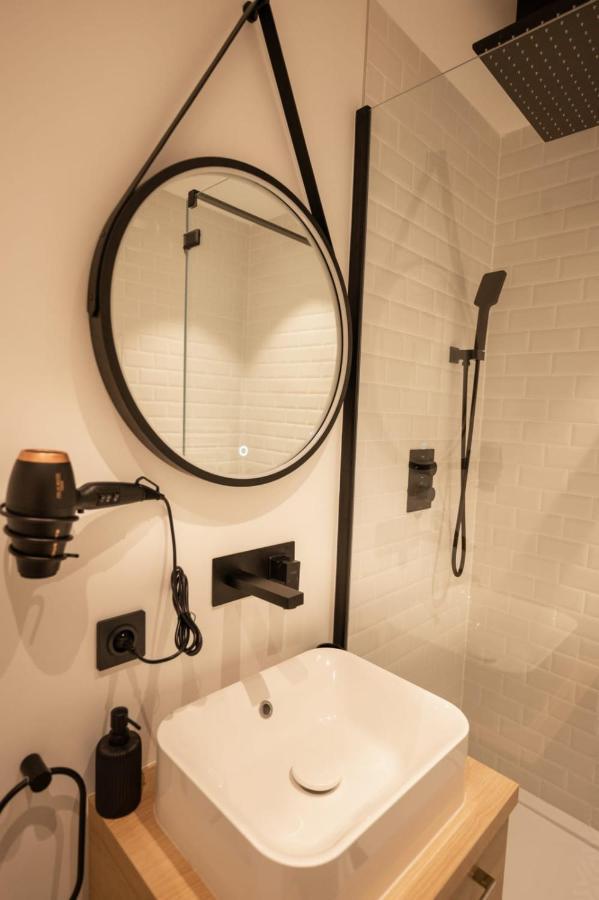 La Caravelle - Modern 2 Steps From Downtown Apartment *