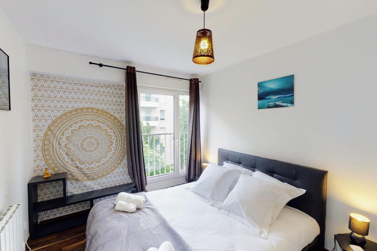 Le Berthollet 9 - Renovated 1 Bedroom 2 Steps - Center