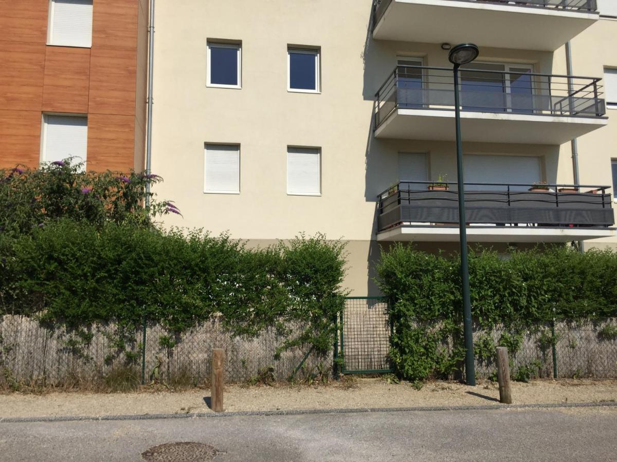 Apartamento Les Rives Du Fier T3 Velos Bienvenus Calme Jardin Cloture Lac A Qq Min