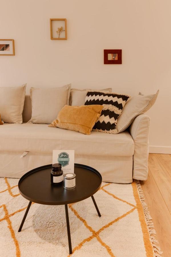 La Caravelle - Modern 2 Steps From Downtown Apartment