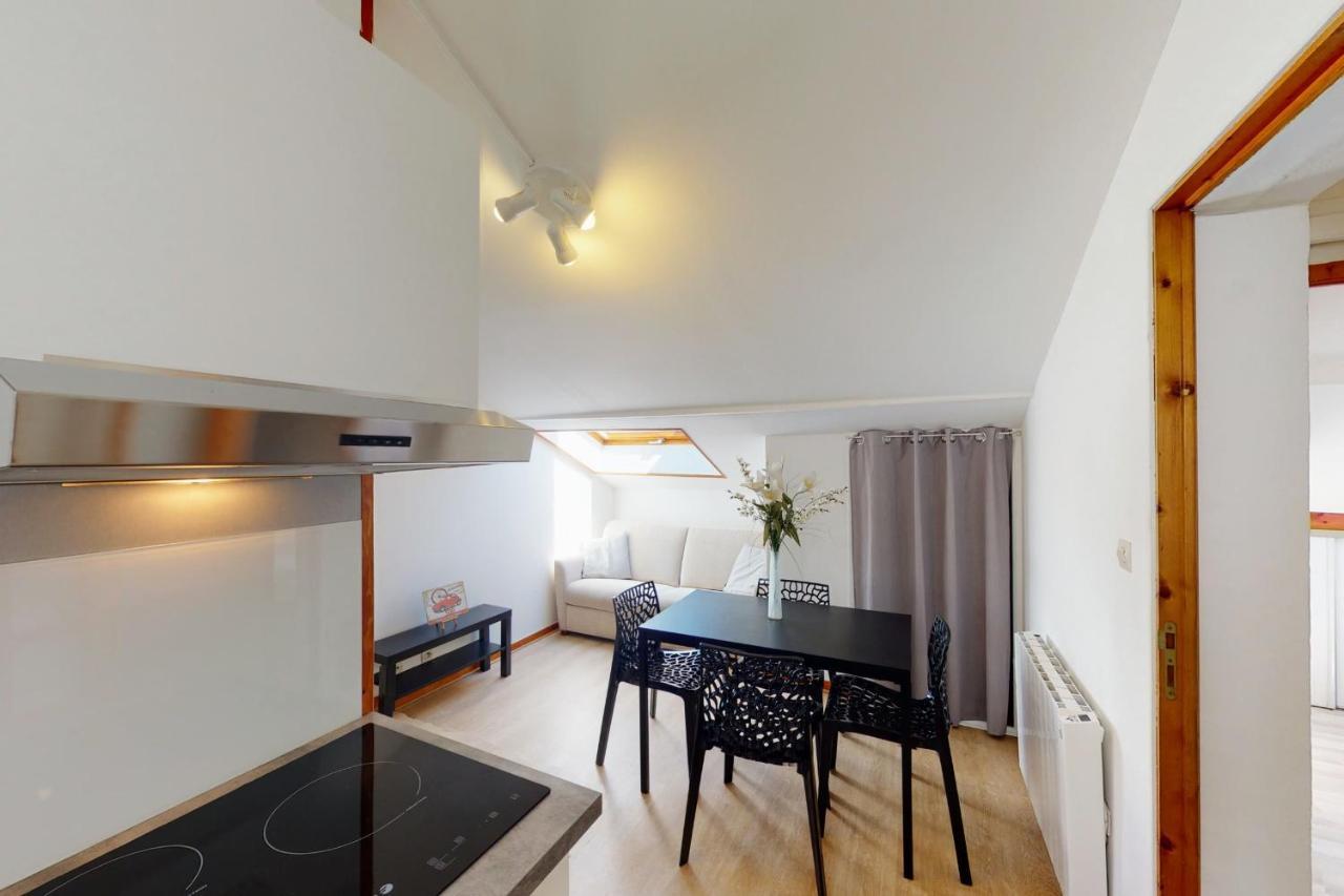 With 2 Bedrooms For 4 People In Annecy-le-vieux *