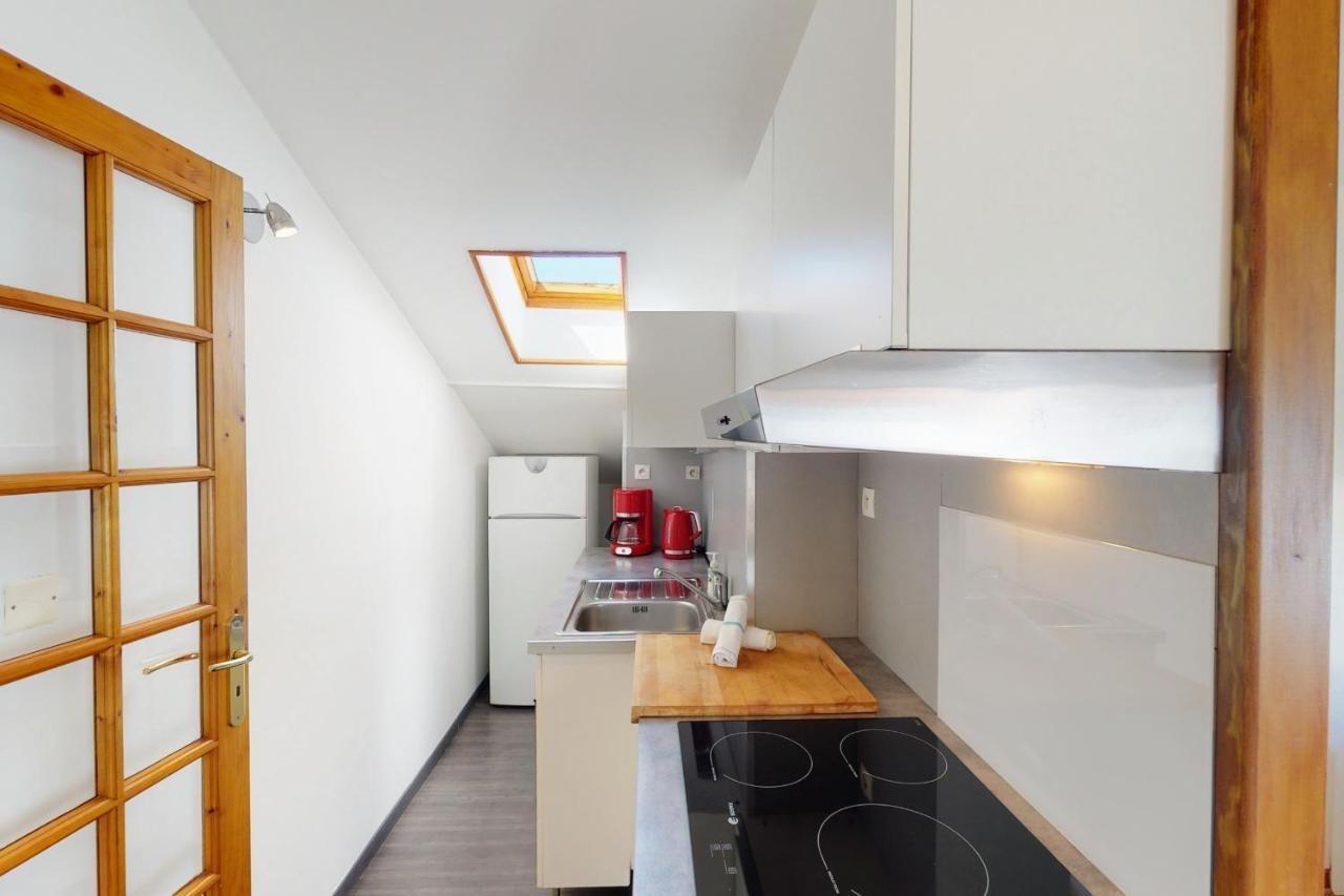 With 2 Bedrooms For 4 People In Annecy-le-vieux *