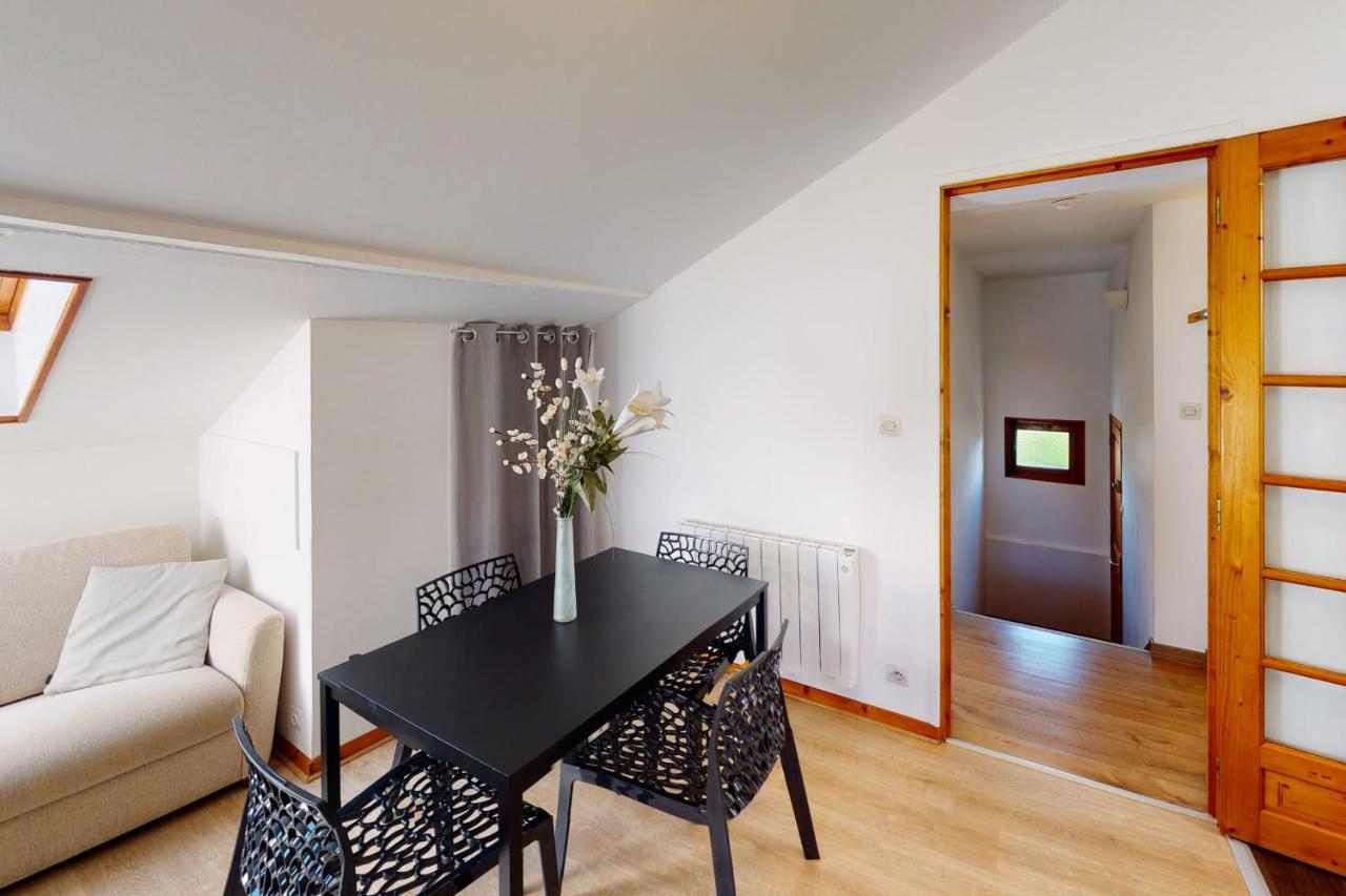 With 2 Bedrooms For 4 People In Annecy-le-vieux * Annecy