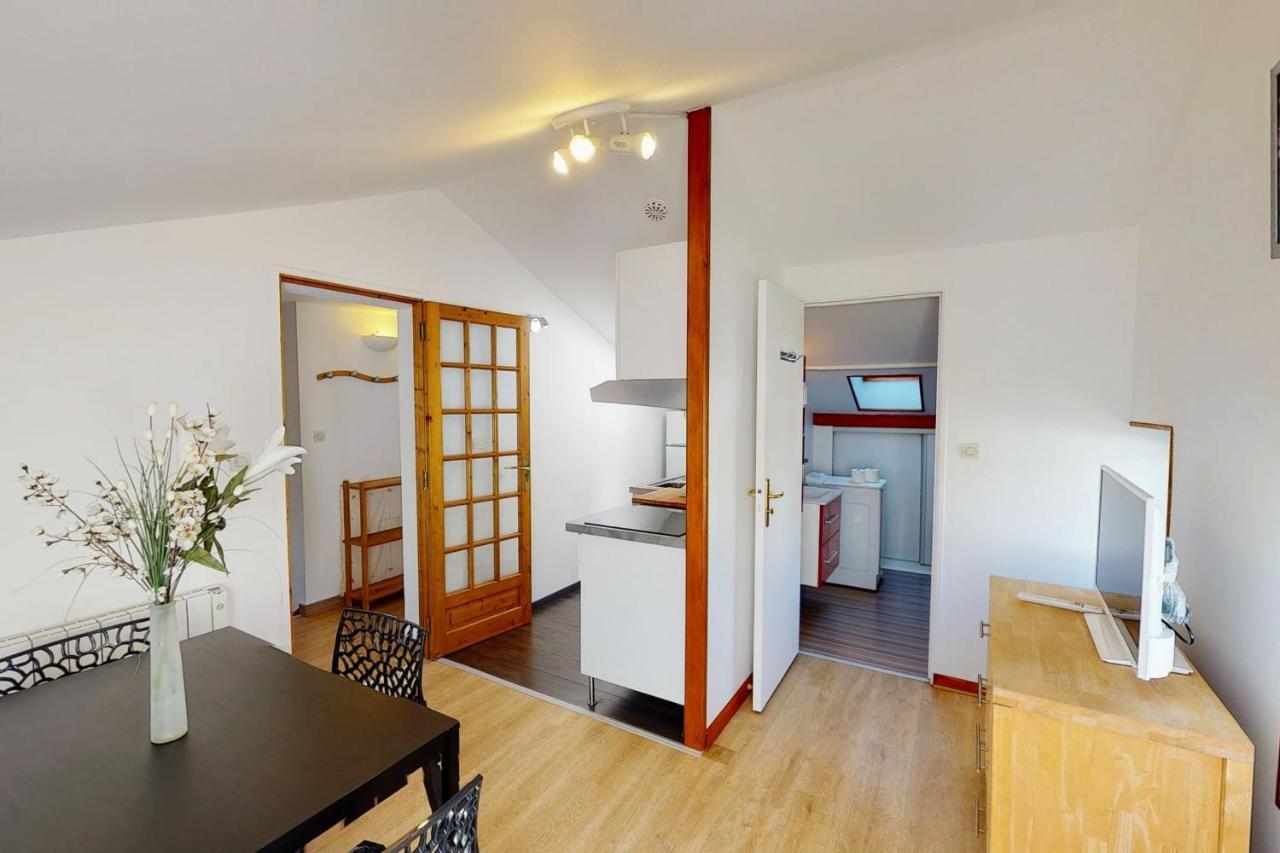 With 2 Bedrooms For 4 People In Annecy-le-vieux Apartment Annecy