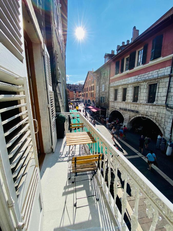Le Balcon De La Vieille *