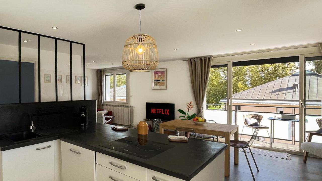 Homey Montaigne - New - A 1 Min A Pied Du D'annecy - 2 Balcons Prives - Avec 2 Chambres - Stationnement Gratuit Toute L'annee Sauf En Ete - Juin A Aout Apartment Annecy