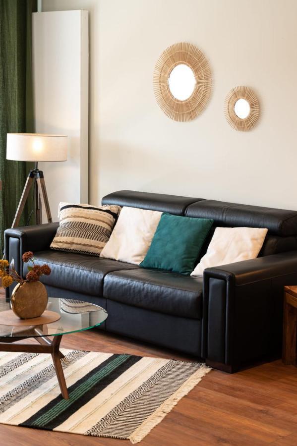 Modern And New In The Quiet Area Of Parmelan Apartment *