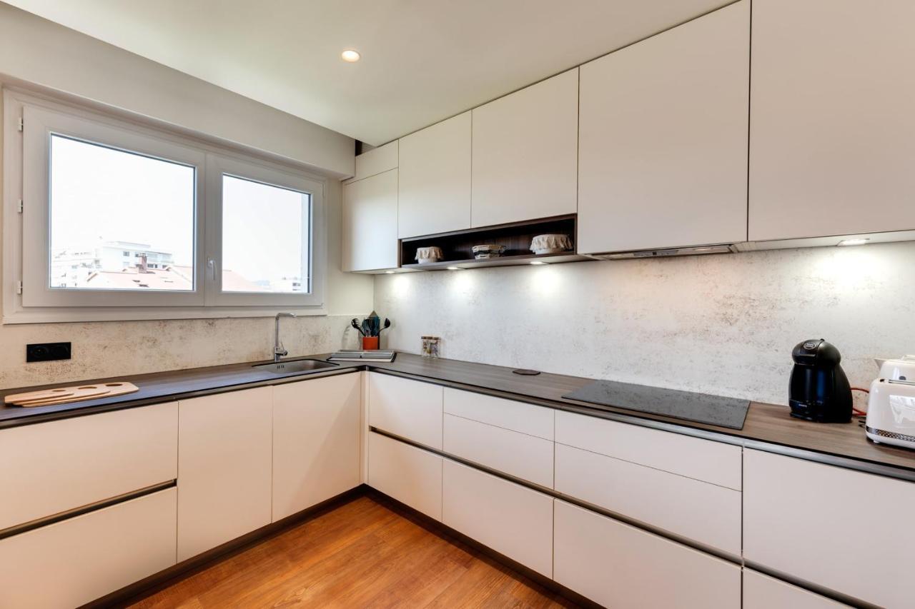 Modern And New In The Quiet Area Of Parmelan Apartment