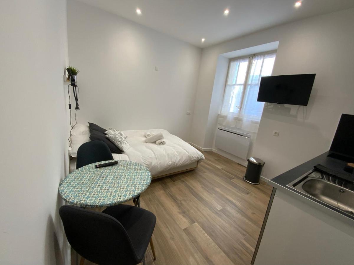Apartment Studios *