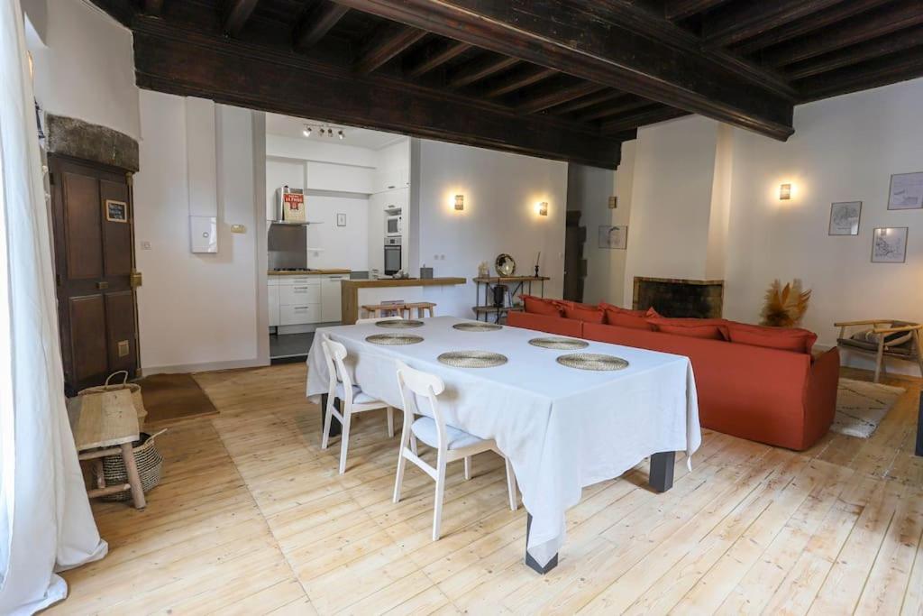 Apartamento Le Thiou 3 Etoiles - & Authentique, Au Coeur De La Vieille Ville, Billard, 6 Personnes