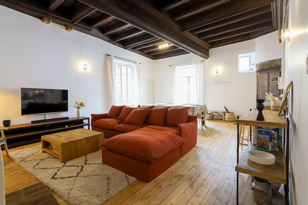 Apartamento Le Thiou 3 Etoiles - & Authentique, Au Coeur De La Vieille Ville, Billard, 6 Personnes *