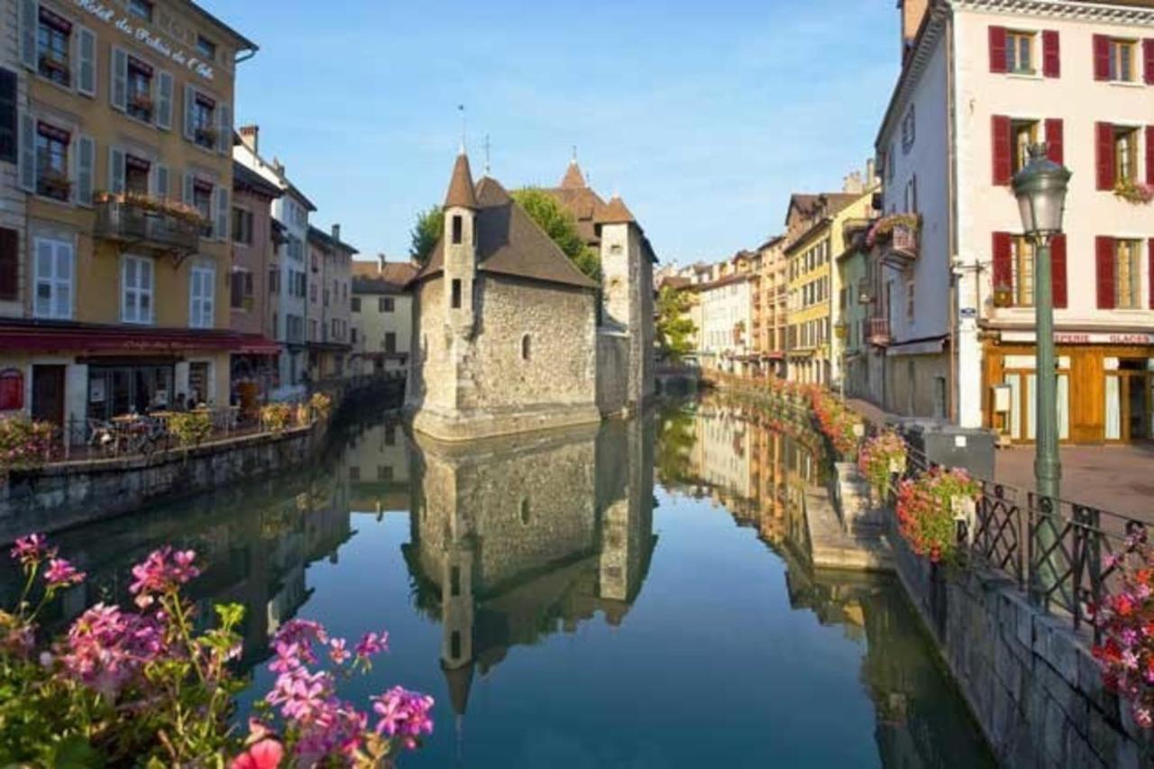Beautiful In The Heart Of Town Annecy